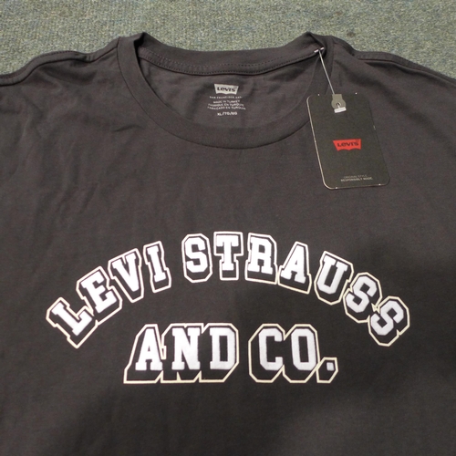 3018 - Quantity of Levi's black tees - various sizes * This lot is subject to VAT