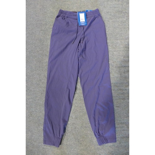 3067 - Quantity of men's Berghaus lightweight trousers, mixed sizes. *This lot is subject to VAT