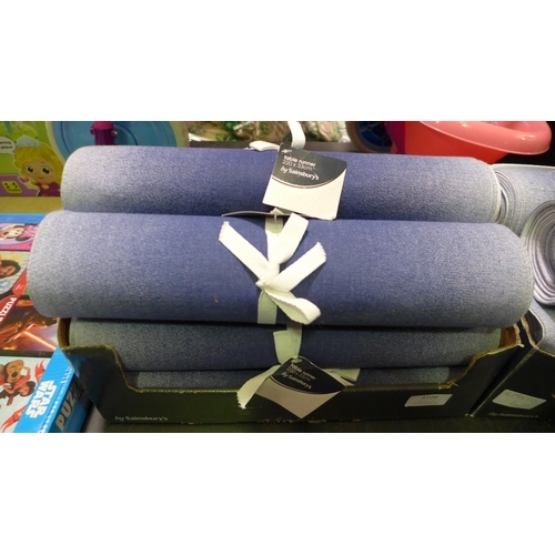 3106 - 12 Sainsburys 220cm x 33cm table runners