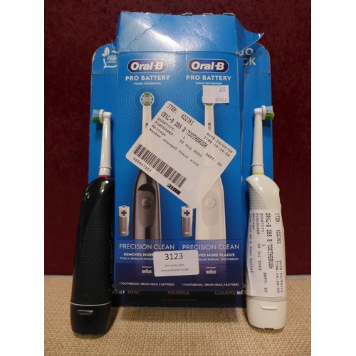 3123 - Oral-B DB5 B'Toothbrushes  (307-63) * This lot is subject to VAT