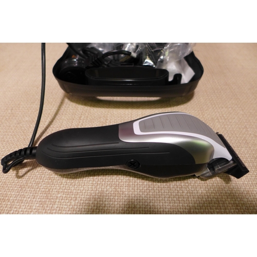 3131 - Wahl Deluxe Combi Hair Clipper Kit    (307-284) * This lot is subject to VAT