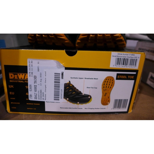 3201 - Men's Dewalt steel toe capped trainers, UK size 10. *This lot is subject to VAT