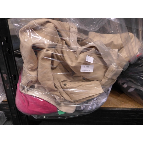 3213 - Assorted women's DKNY clothing, various sizes, styles, etc. *This lot is subject to VAT