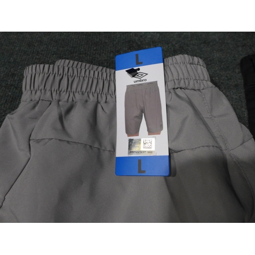 3220 - Assorted men's shorts, various sizes, styles, colours.*This lot is subject to VAT