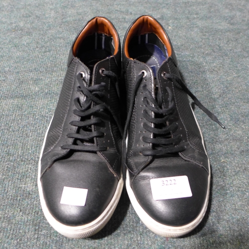 3222 - Men's black Penguin trainers, UK size 8.*This lot is subject to VAT