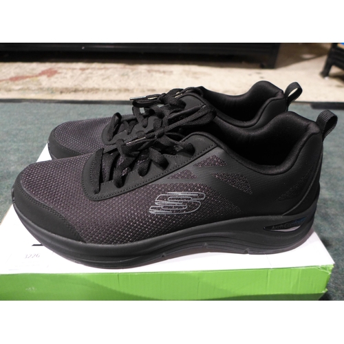 3226 - Men's black Skechers trainers, UK size 11. *This lot is subject to VAT