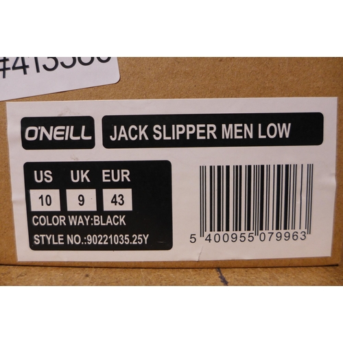 3239 - Men's black O'Neill flip flops, UK size 9. *This lot is subject to VAT