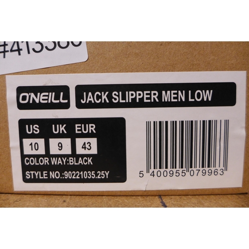 3240 - Men's black O'Neill flip flops, UK size 9. *This lot is subject to VAT