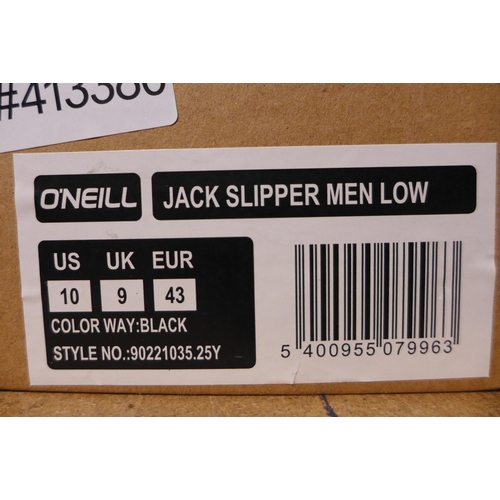 3243 - Men's black O'Neill flip flops, UK size 9. *This lot is subject to VAT