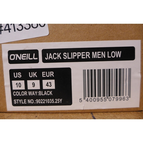 3252 - Men's black O'Neill flip flops, UK size 9. *This lot is subject to VAT