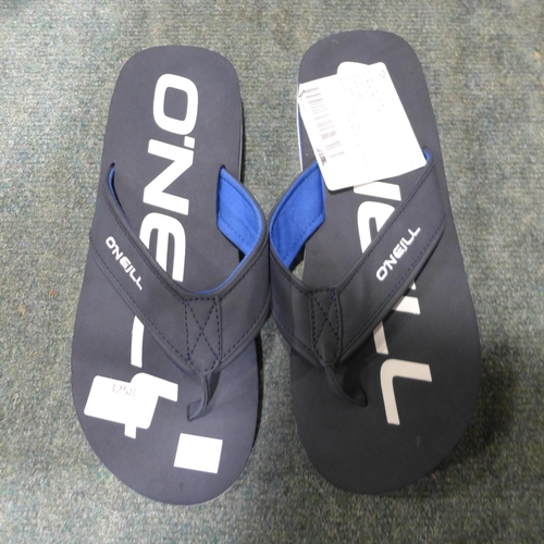 3258 - Men's blue O'Neill flip flops, UK size 8. *This lot is subject to VAT