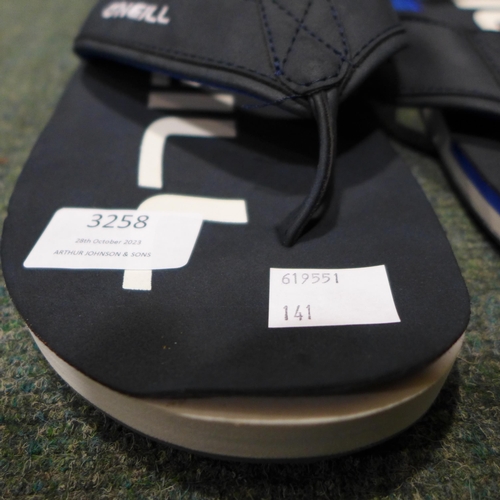 3258 - Men's blue O'Neill flip flops, UK size 8. *This lot is subject to VAT