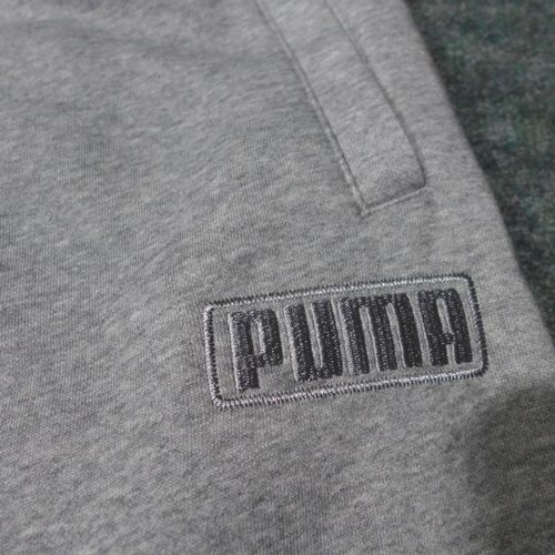 3269 - A quantity of men's grey Puma shorts, mixed sizes. *This lot is subject to VAT