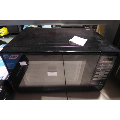 3279 - Panasonic Solo Black Microwave (307-268) * This lot is subject to VAT