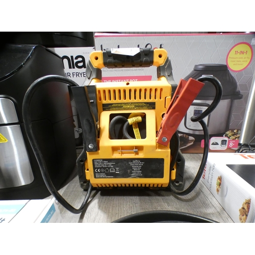 3317 - Cat 1200 Amp Jump Starter with charger (model:- CJ1000DXT) (307-96) * This lot is subject to VAT