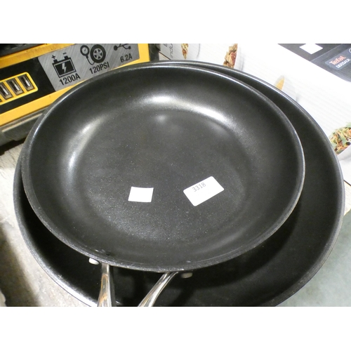 3318 - Kitchenaid H/Andodised Frying Pans (307-90) * This lot is subject to VAT