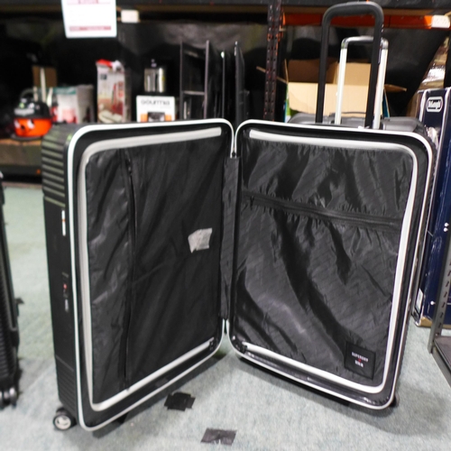 3375 - Superdry Black Luggage Three Piece Set, original RRP £154.99 + VAT     (307-187) * This lot is subje... 