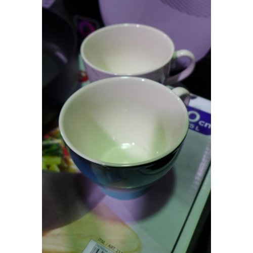 3389 - Tefal 4.7ltr Deep Saute Pan (30cm) and Two Kitchen Craft Bone China Footed Mugs  (307-204,217) * Thi... 