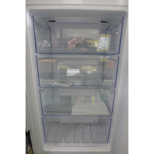 3122 - Zanussi 50/50 Fridge Freezer (Frost Free) (H1772xW548xD549) - model no:- ZNNN18FS5, original RRP £58... 