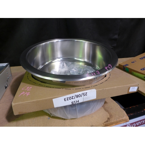 3149 - Two Installation Round Stainless Steel Sinks (Mixed Size) (416-92,133) * This lot is subject to VAT