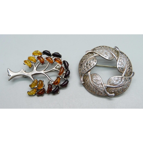 1036 - Two silver brooches, 11.5g, tree 42mm