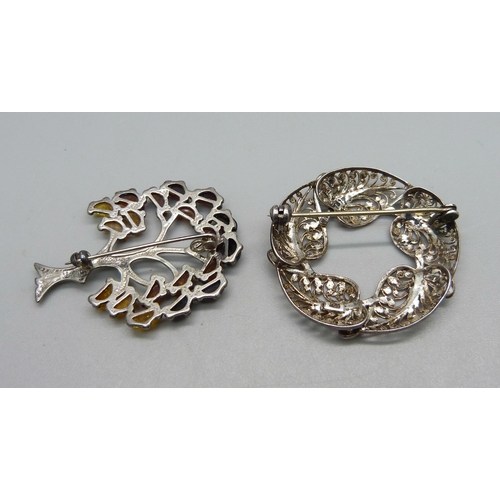 1036 - Two silver brooches, 11.5g, tree 42mm