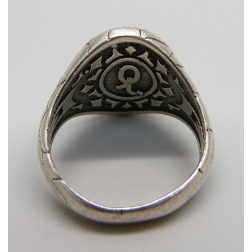 1037 - A 925 silver ring, 'Allah', 10.6g, R