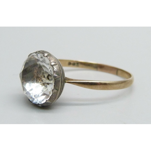 1068 - A 9ct gold and white stone ring, 1.9g, R, resized