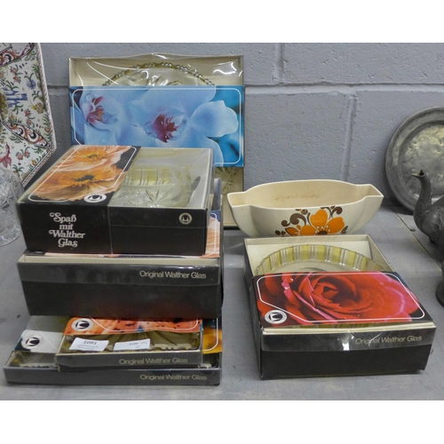 1091 - A collection of Original Walther Glas, boxed and a retro New Devon posy vase **PLEASE NOTE THIS LOT ... 