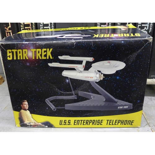 1105 - The Official Star Trek fact files, containing Star Trek The Next Generation, Deep Space Nine and Voy... 