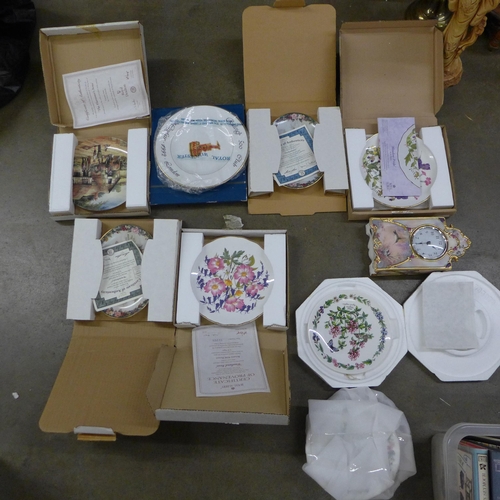 1124 - A collection of Bradford Exchange plates, hangers and a porcelain mantel clock **PLEASE NOTE THIS LO... 