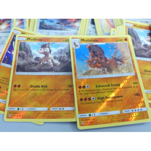 626 - 250 Reverse holographic Pokemon cards, 2017