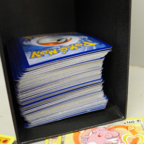 626 - 250 Reverse holographic Pokemon cards, 2017