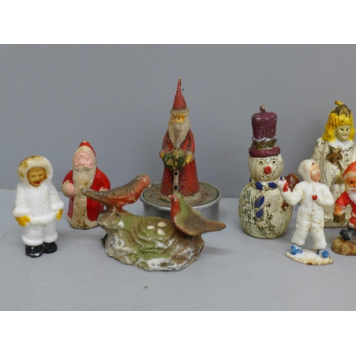 640 - Sixteen vintage Christmas cake decorations