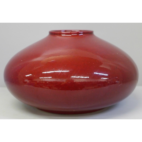 646 - A Scheurich Armano vase, made in Germany