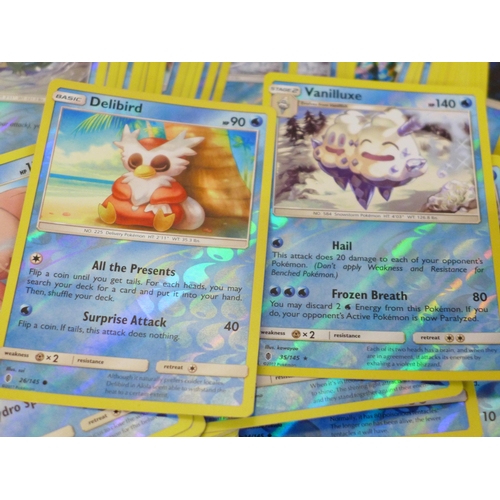 658 - 260 Reverse holographic Pokemon cards, 2017, Evolving Skies