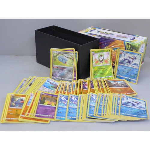 662 - 230 Reverse Holographic Pokemon cards