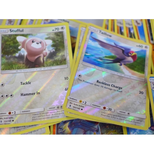 662 - 230 Reverse Holographic Pokemon cards