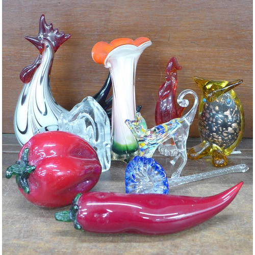 699 - Nine items of glass including Murano cat, owl, apple and chilli pepper