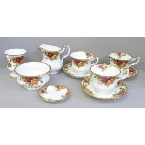 710 - Ten items of Royal Albert Old Country Roses