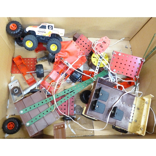 734 - A box of mixed Meccano and other construction sets, including Constructo and Temsi