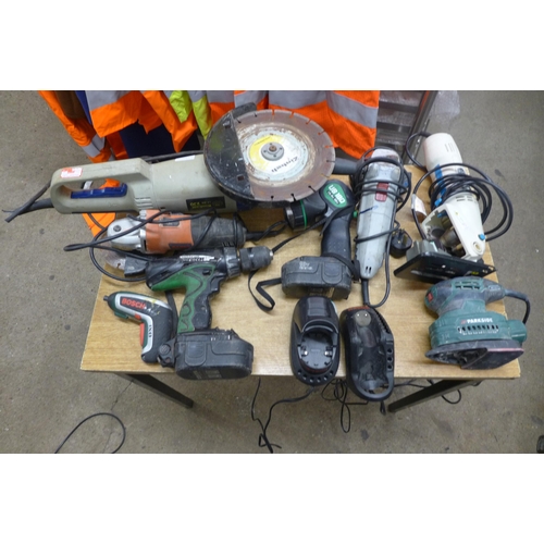 2007 - An Einhell LE-WS 20/4 angle grinder, a Hitachi drill cut out saw, etc. - one angle grinder failed el... 