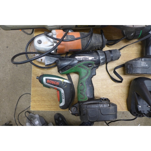 2007 - An Einhell LE-WS 20/4 angle grinder, a Hitachi drill cut out saw, etc. - one angle grinder failed el... 