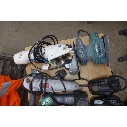 2007 - An Einhell LE-WS 20/4 angle grinder, a Hitachi drill cut out saw, etc. - one angle grinder failed el... 