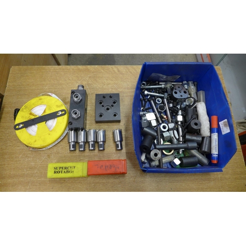 2055 - A tray of milling tools and a case of milling tools * This lot is subject to VAT