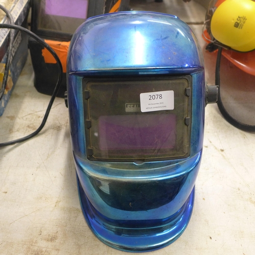 2078 - 2 Welding masks and chainsaw safety helmet