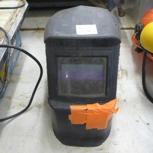 2078 - 2 Welding masks and chainsaw safety helmet