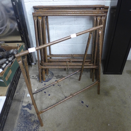 2084 - 7 Metal trellis stands