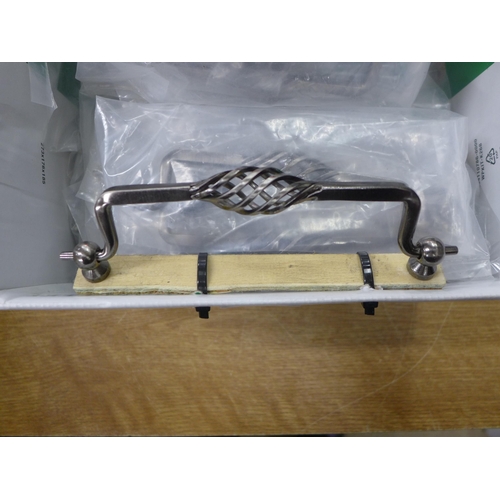 2103 - 40 Cupboard/drawer handles