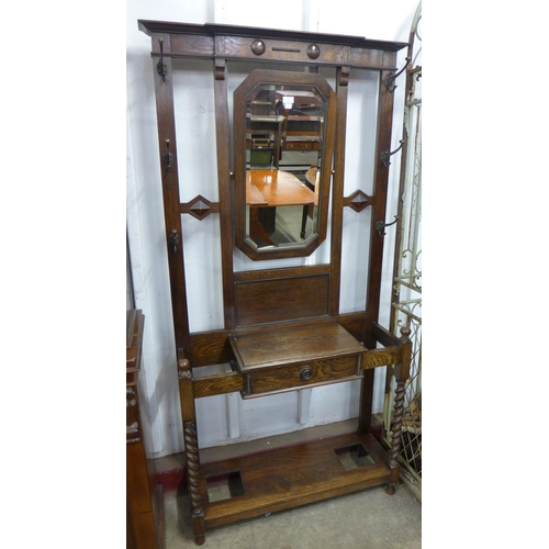 108 - An early 20th Century oak barleytwist hallstand